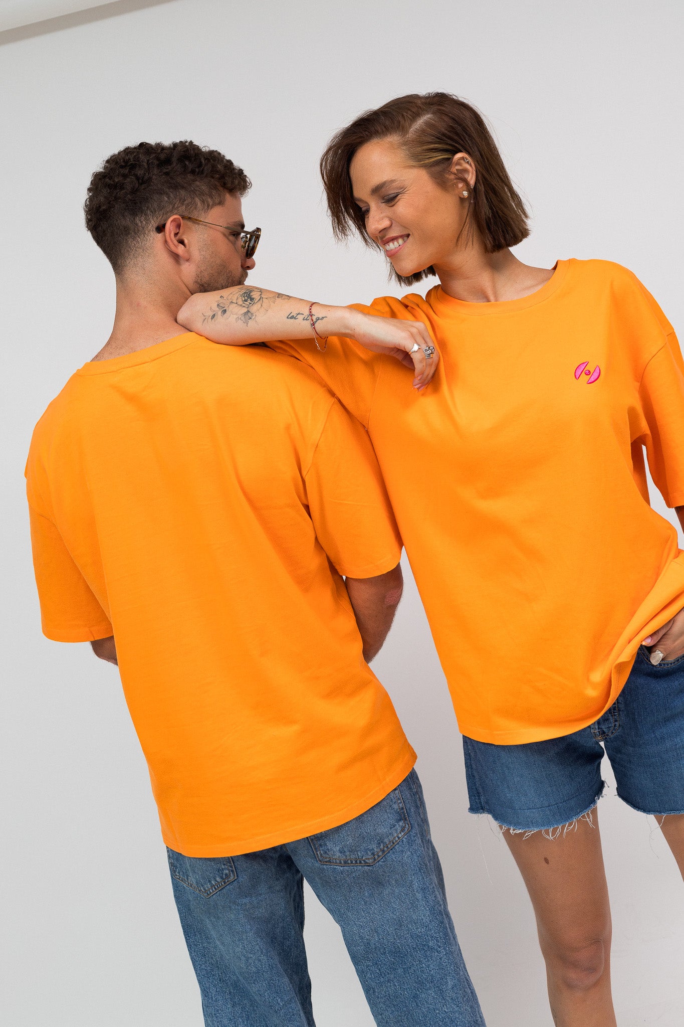 orange T-shirt